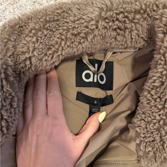 ALO Yoga Taupe Sherpa Jacket - Picture 2 of 3